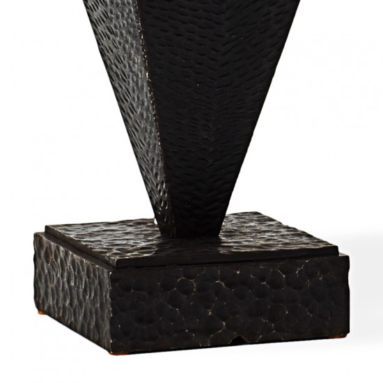 Gallery BAC | French table lamp with architectural character in hammered bronze