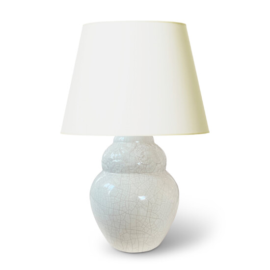 BAC_French_table_lamp_lobed_gourd_craquel_relief_white_1b_2k