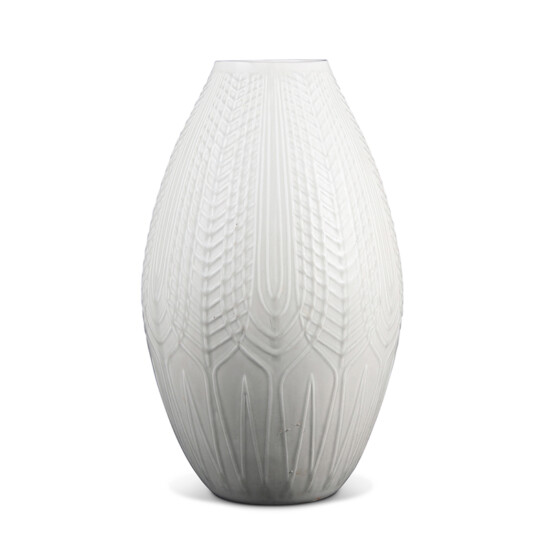 BAC_Gefle_monumental_vase_wheat_design_white_1