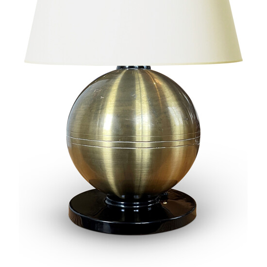 BAC_Swedish_table_lamp_ArtDeco_brass_sphere_black_enamel_disk_plinth_3