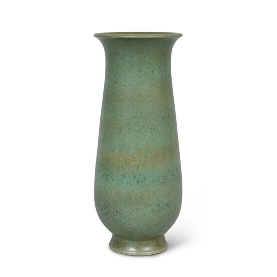 BAC_Nylund_G_vase_tall_flared_moss_green_1