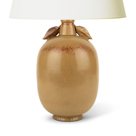 BAC_Nylund_table_lamp_fruit_form_buff_russet_3