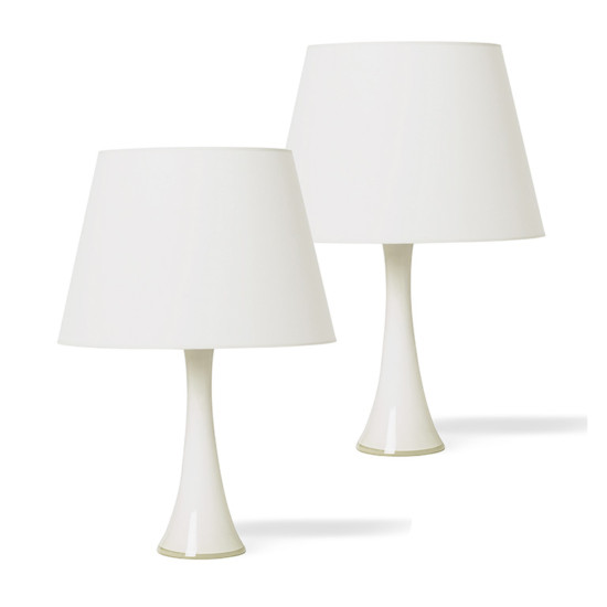 BAC_Bergboms_table_lamp_convex_sides_glass_white_pair