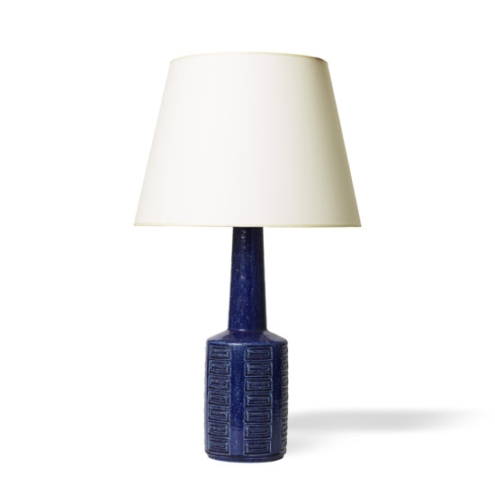 Palshus_table_lamp_chamotte_blue_stacked_horizontal_rectangles_relief_drum