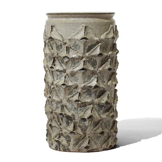 Andersen_M_tall_cylindrical_vase_quatrefoil_relief_1