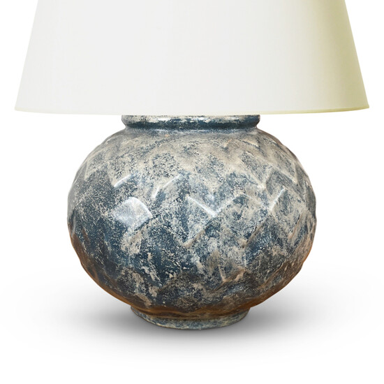 BAC_French_table_lamp_low_pinecone_relief_pattern_enameled_iron_3