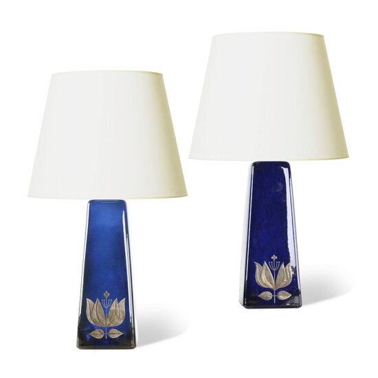BAC_Jonson_S_PAIR_table_lamps_tall_blue_obelisks_silver_lotus_ornaments_1
