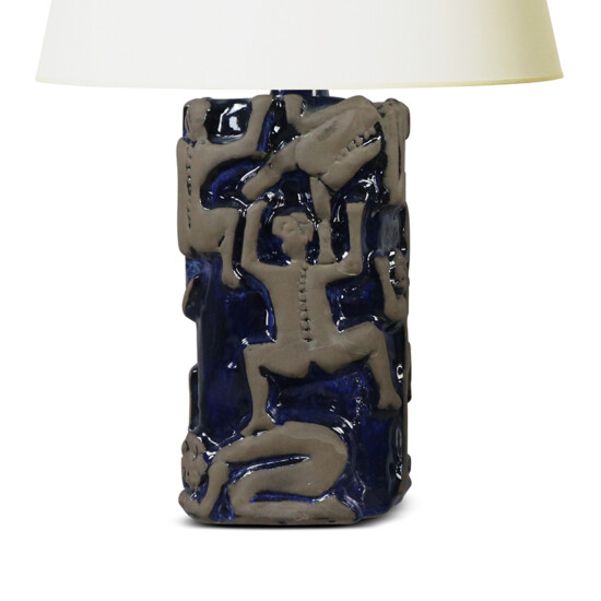 BAC_Marstrand_S_PAIR_table_lamps_blue_relief_climbing_women_4