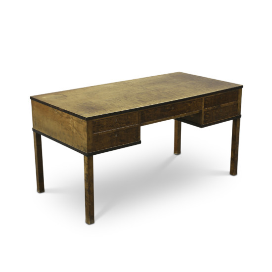 Larsson_A_desk_birch_rounded_corners_1