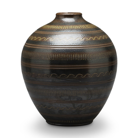 BAC_Andersson_A_vase_large_brown_black_sgrafitto_scrolls_and_hatches_a