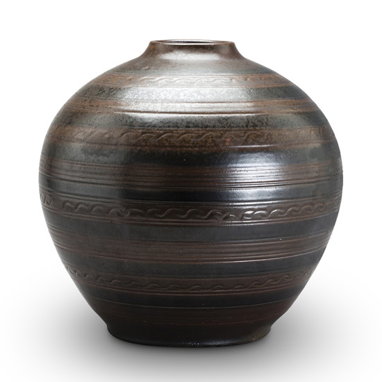 BAC_Andersson_A_vase_large_brown_stripes_Vitruvian_scroll_sgrafitto_1