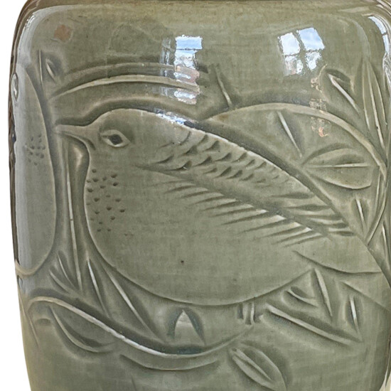 BAC_Thorsson_N_table_lamp_carved_birds_olive_green_2