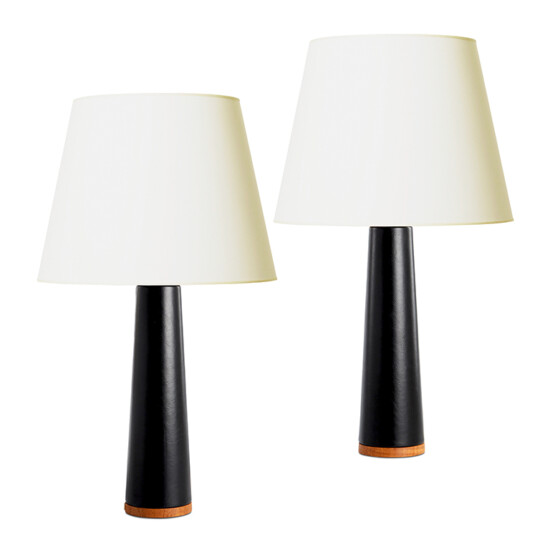BAC_Swedish_PAIR_table_lamps_tapered_columns_black_Skai_1