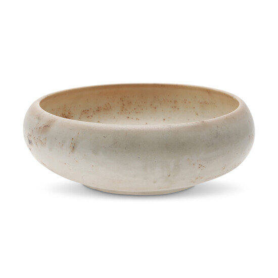 BAC_Lassen_P_bowl_large_organically_modeled_speckled_ivory_1